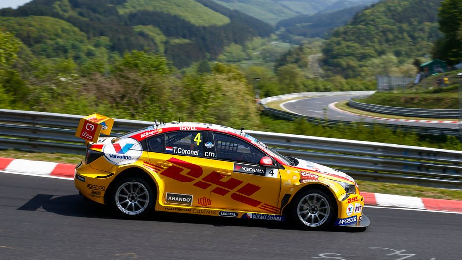 Spectacular WTCC debut on the Nordschleife