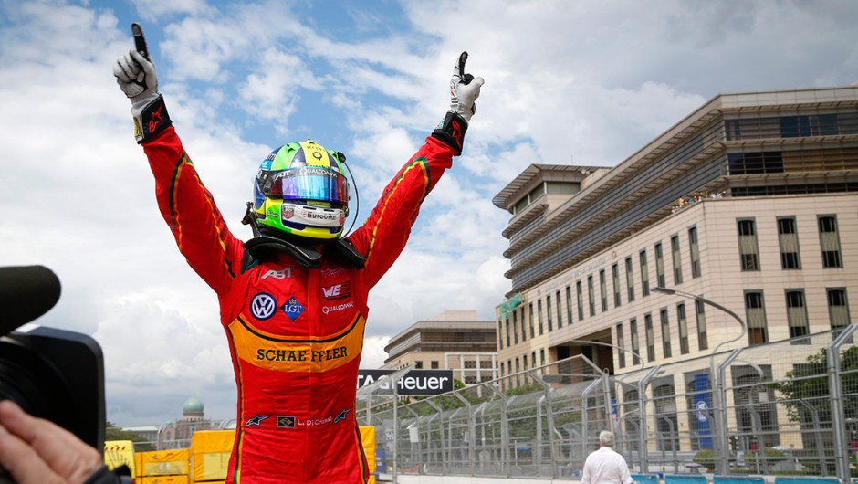 Lucas di Grassi wins spectacular ePrix in Putrajaya