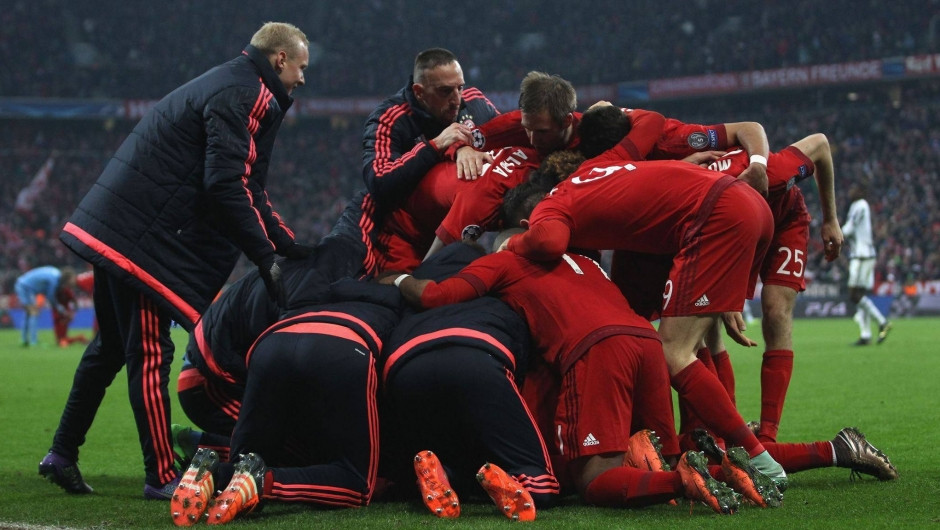 Bayern battle for Champions League quarterfinal spot