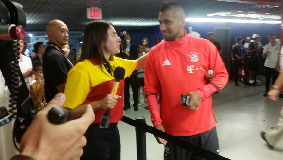Ellen delivered the match ball and got an interview with Vidal!