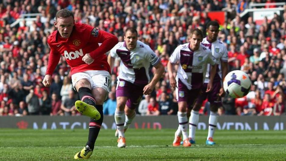 Rooney's penalty shot just before the half puts United ahead