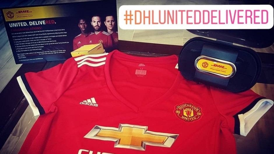Tweeting for jerseys with UNITED. DELIVERED.