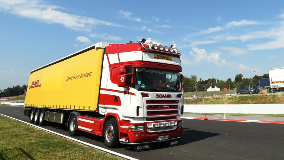 DHL ensures smooth logistics for the first triple-header in Formula 1 history