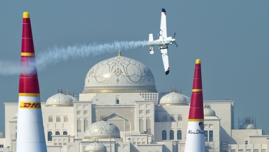 High-flying action over Abu Dhabi