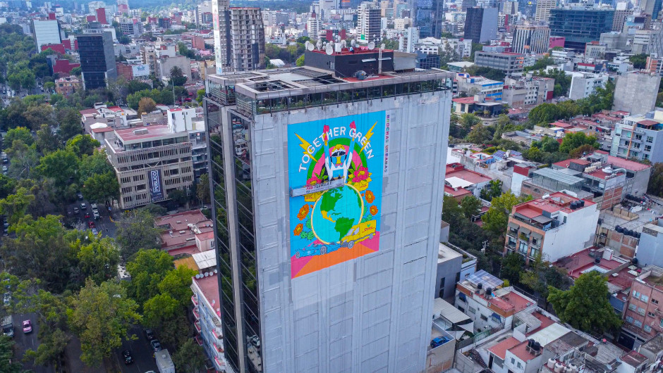 Formula E & DHL produce a spectacular carbon-absorbing mural in Mexico City
