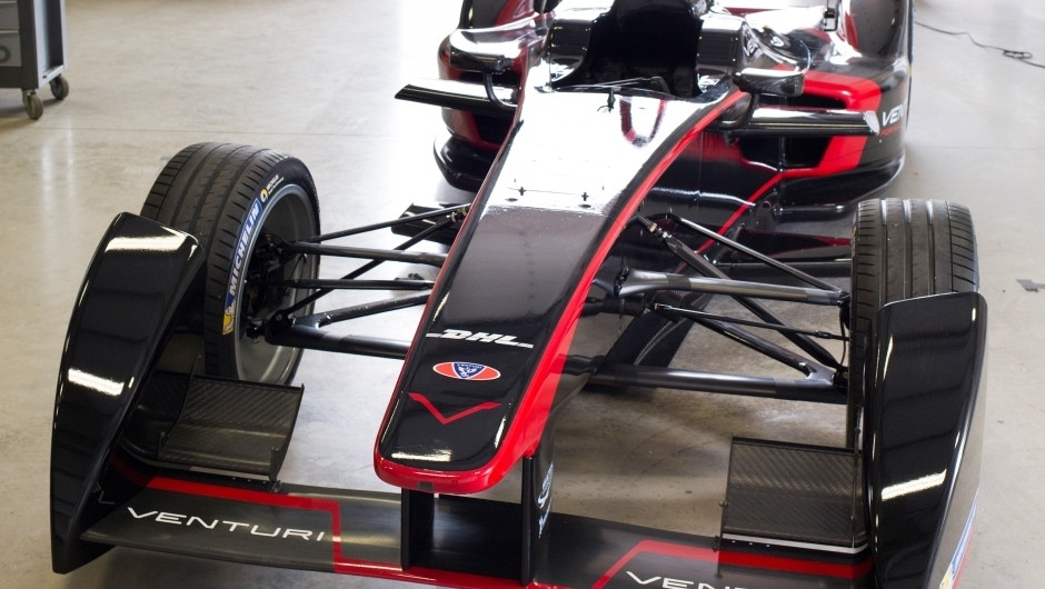 Teams tweak their Spark-Renault SRT_01Es during testing