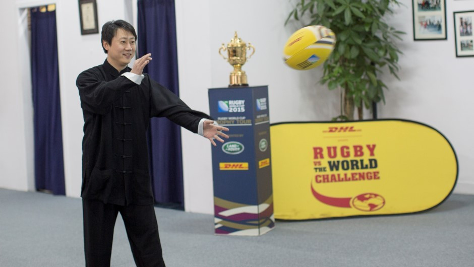 Zhang tries his hand at Rugby for the very first time