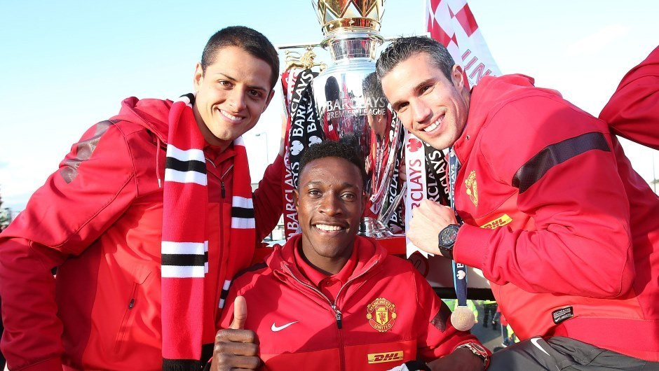 Hernandez, Wellbeck & van Persie celebrate 20th title