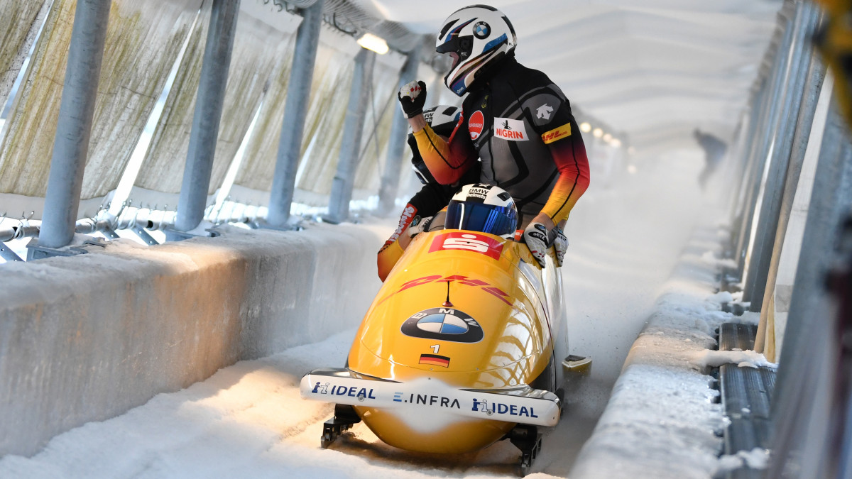 Siegerpose nach einer Top-Zeit im Eiskanal: Auch das 4er-Team um Francesco Friedrich freut sich. (Foto: Viesturs Lacis)