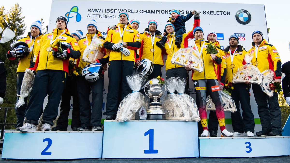 Schwarz-rot-goldener Dreifachtriumph für die deutschen 4er-Bobteams bei der WM 2020 – mit Rekordweltmeister Francesco Friedrich in der Mitte. (Foto: Viesturs Lacis)