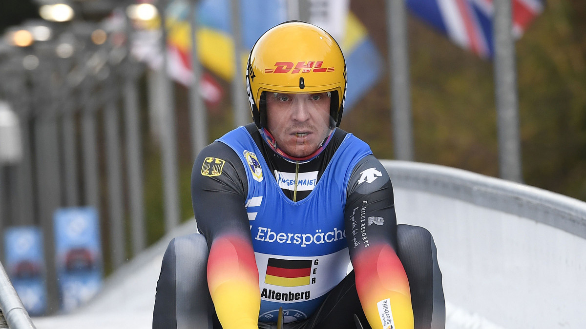 Felix Loch holt sich auf der Bahn beim Rennrodel-Weltcup 2020 in Altenberg den Sieg: Glückwunsch! (Foto: Dietmar Reker)