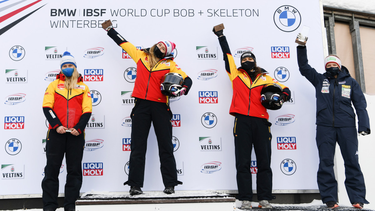 Beim Bob-Weltcup der Damen gab es diesmal vier Medaillen, drei davon allein für das deutsche Team (von links: Ann-Christin Strack, Laura Nolte und Leonie Fiebig).