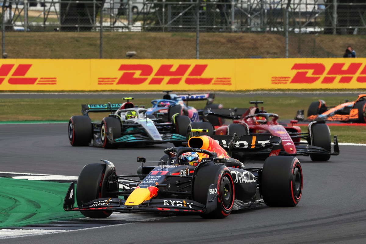 Carlos Pace en route to his first and only victory, Formula 1 photos