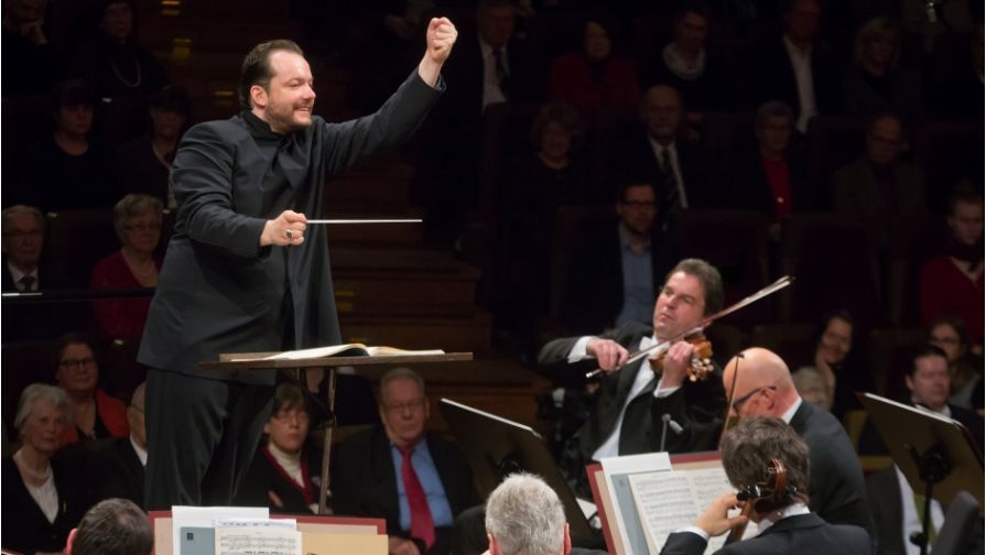 It was Nelsons' first tour with the Gewandhausorchester as its official Gewandhauskapellmeister.