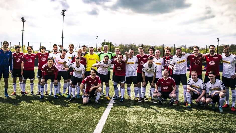 DHL played in white and the Gewandhausorchester in red