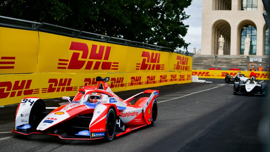 DHL becomes Race Title Partner for 2021 DHL Valencia E-Prix and brings a ‘live’ audience to the grandstand DHL becomes Race Title Partner for 2021 DHL Valencia E-Prix and brings a ‘live’ audience to the grandstand