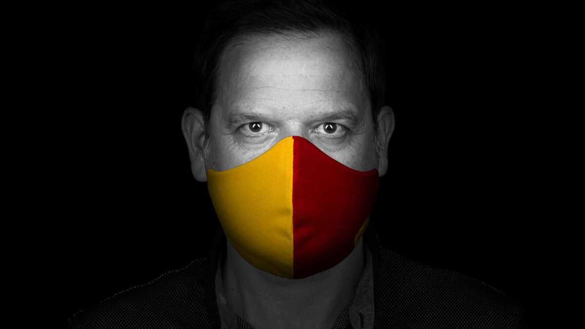 <p class="quote">"I haven’t been abroad for a long time now. I know it sounds funny, but when I see a DHL delivery van or one of our yellow and red planes somewhere out there in the world, it fills me with pride. For me, it means that we are there for everyone. People need to be able to stay in touch with the rest of the world. And we make that possible, despite COVID-19."<b class="quote-source">Moritz</b></p>