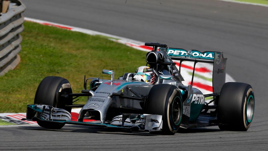 Lewis Hamilton Sets DHL Fastest Lap to Take Checkered Flag in Italy