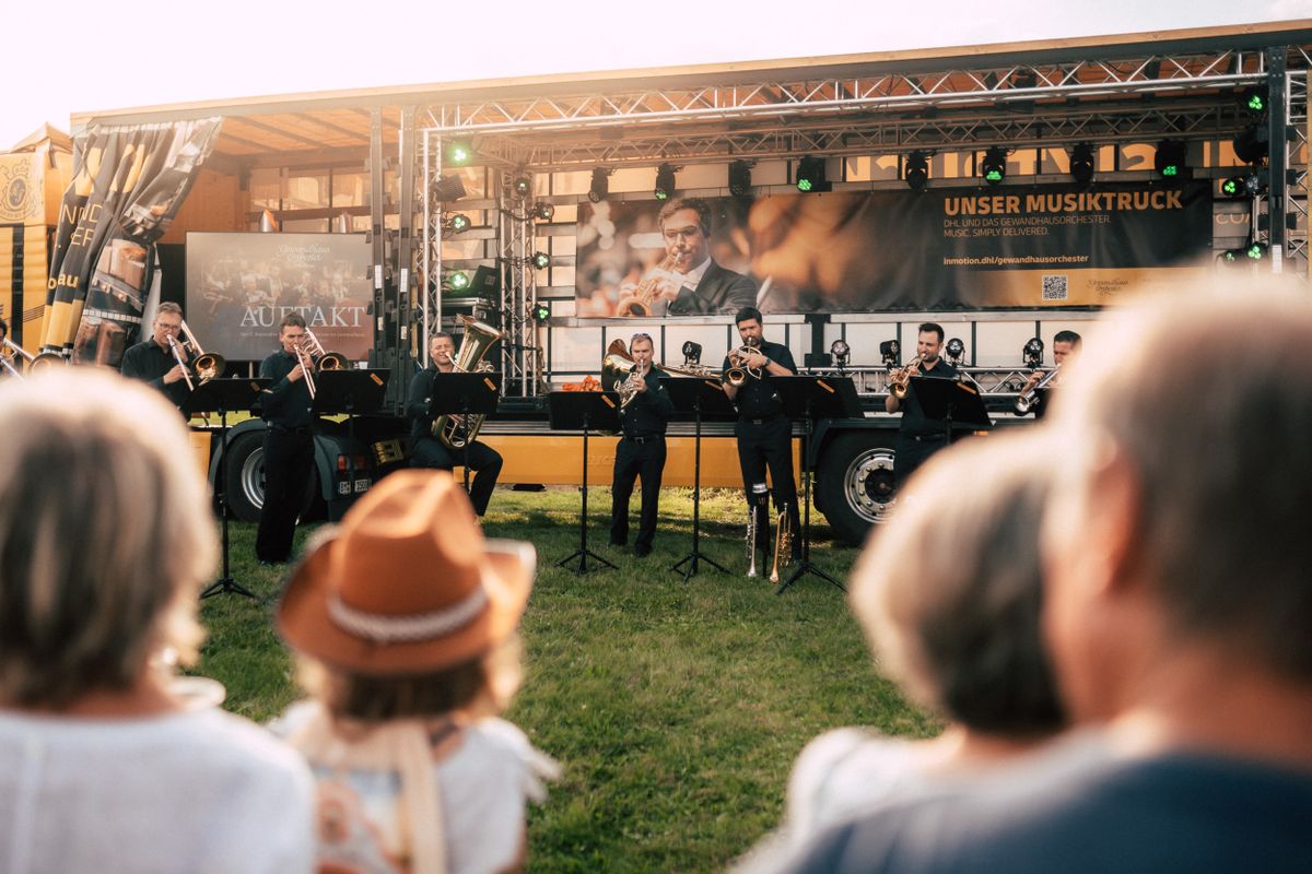 Gewandhausorchester and DHL deliver ten "Pop-Up" Concerts