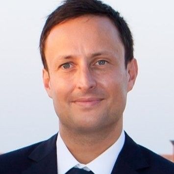 Elliott Santon