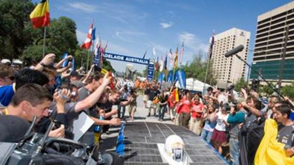 DHL helps teams in the race to the World Solar Challenge 2015
