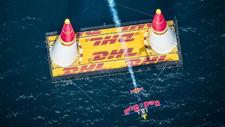COMPETITION: TRAVEL TO RED BULL AIR RACE IN LAS VEGAS AND PRESENT THE DHL FASTEST LAP AWARD!