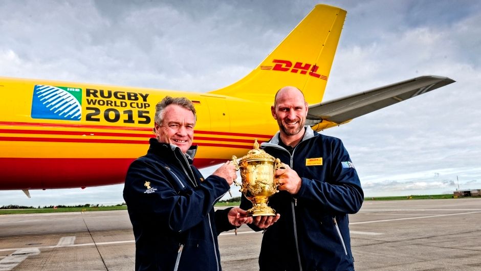Lawrence Dallaglio meets Grant Fox at East Midlands airport