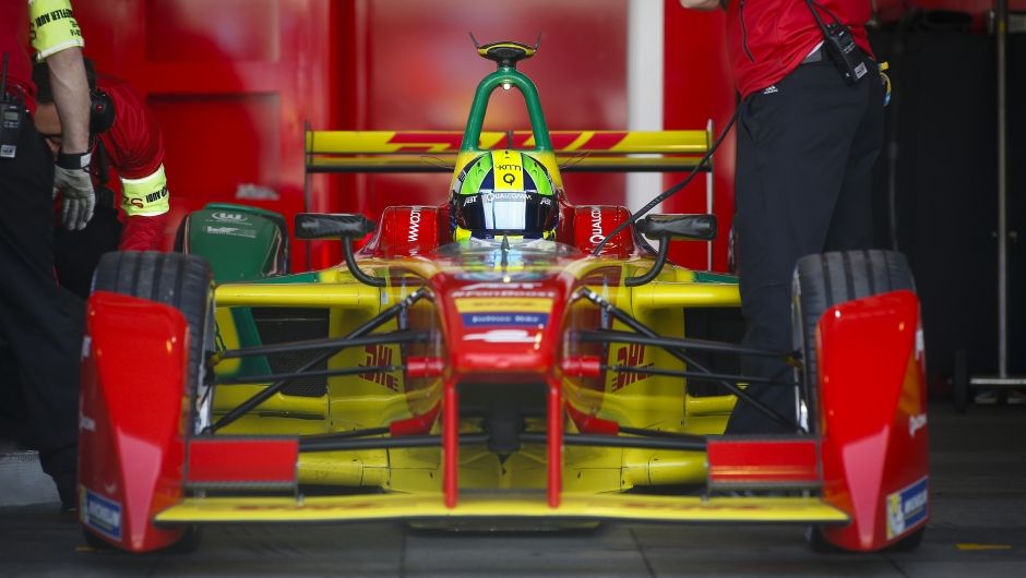 HOW DOES THE CAR CHANGE IN FORMULA E WORK?